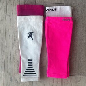 Run Forever Rymora Medium Calf Compression Sleeves White Pink